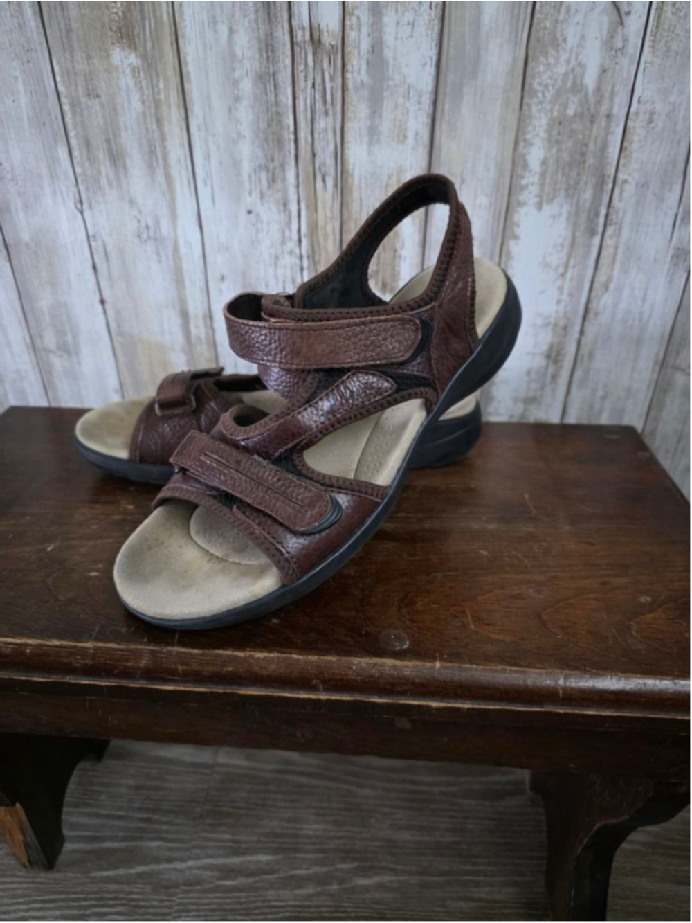 Women's Clarks Brown & Black Leather Sandals Size 8